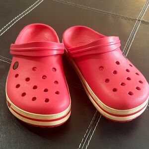 Wisconsin Badgers Crocs Clogs M 8 W 10